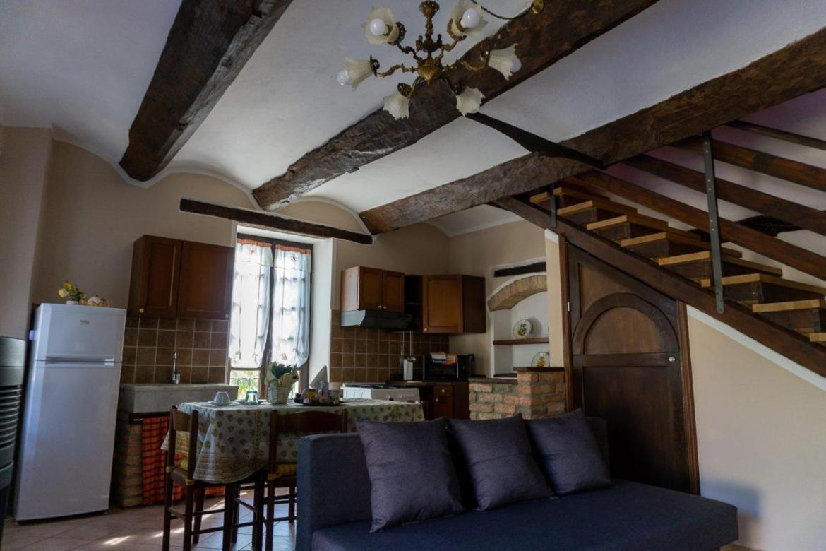 La Rocca Di Efisio Aparthotel Костилиоле ди Асти Екстериор снимка