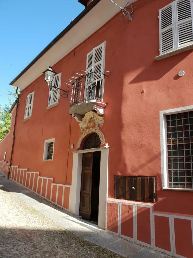 La Rocca Di Efisio Aparthotel Костилиоле ди Асти Екстериор снимка