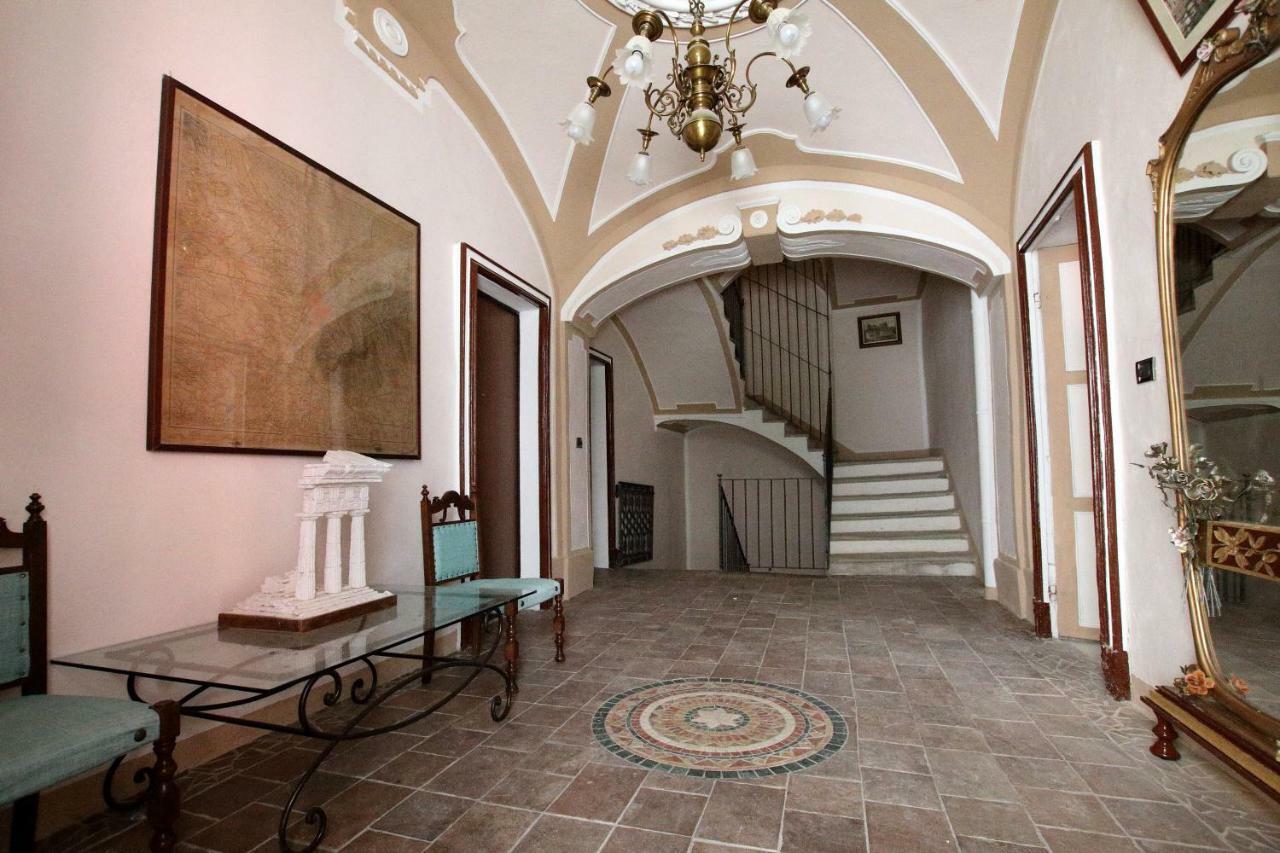 La Rocca Di Efisio Aparthotel Костилиоле ди Асти Екстериор снимка