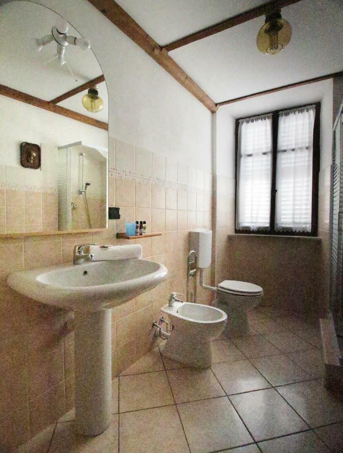 La Rocca Di Efisio Aparthotel Костилиоле ди Асти Екстериор снимка