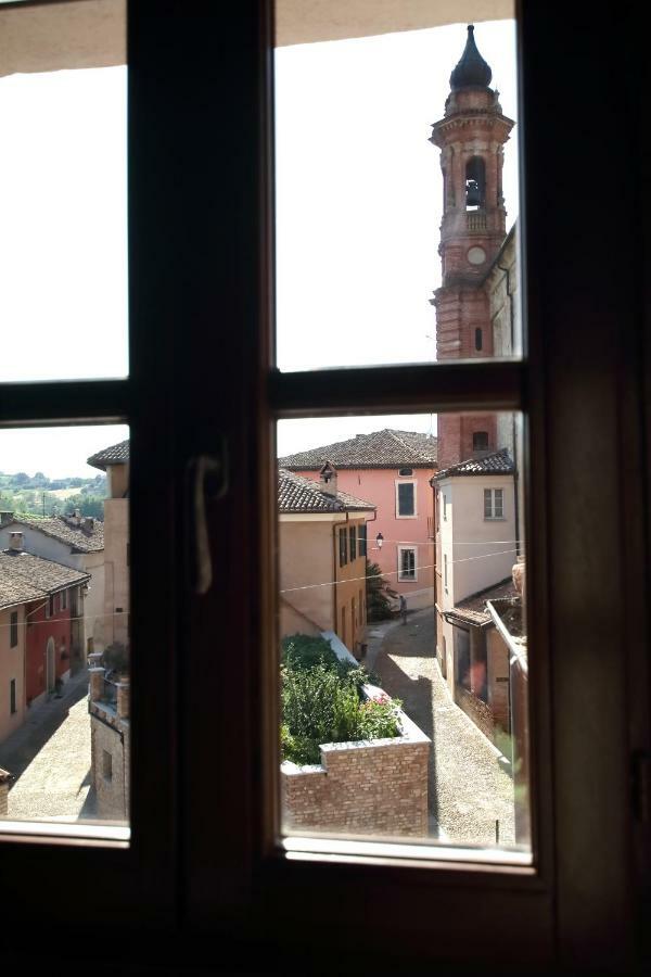 La Rocca Di Efisio Aparthotel Костилиоле ди Асти Екстериор снимка