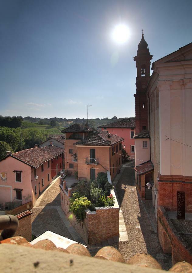 La Rocca Di Efisio Aparthotel Костилиоле ди Асти Екстериор снимка
