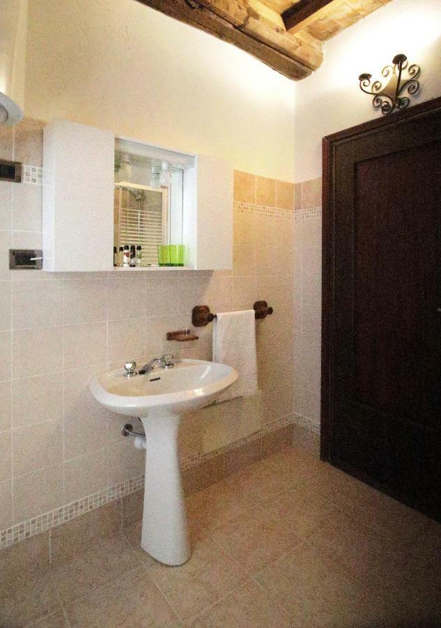 La Rocca Di Efisio Aparthotel Костилиоле ди Асти Екстериор снимка
