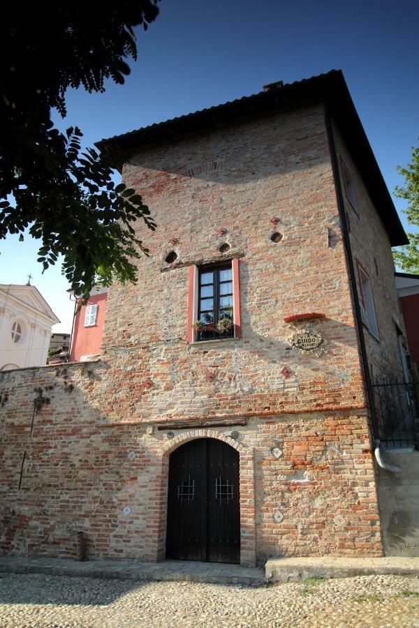 La Rocca Di Efisio Aparthotel Костилиоле ди Асти Екстериор снимка