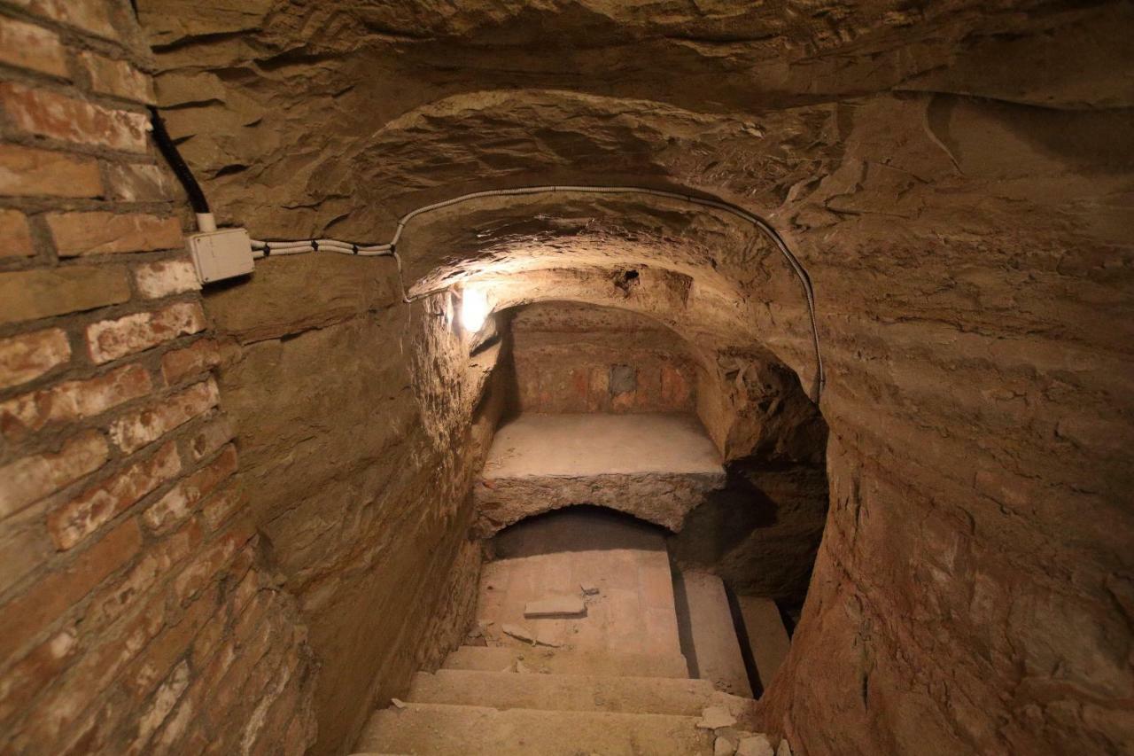 La Rocca Di Efisio Aparthotel Костилиоле ди Асти Екстериор снимка