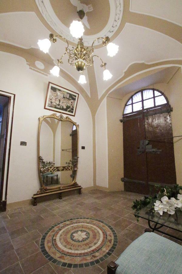 La Rocca Di Efisio Aparthotel Костилиоле ди Асти Екстериор снимка