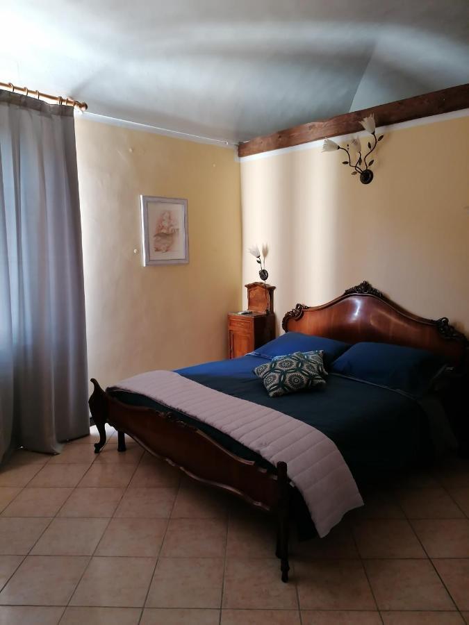 La Rocca Di Efisio Aparthotel Костилиоле ди Асти Екстериор снимка